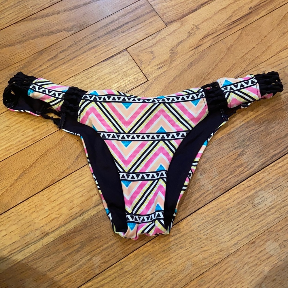 Rip Curl bikini bottom in size Large